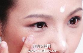 化妝教程之塑造立體感臉型