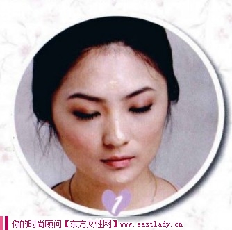 化妝底液+調(diào)理液改善肌膚膚色