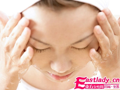 面部卸妝三步驟 給肌膚透透氣