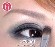 優(yōu)雅宴會(huì)妝化法展現(xiàn)出獨(dú)有溫柔美態(tài)