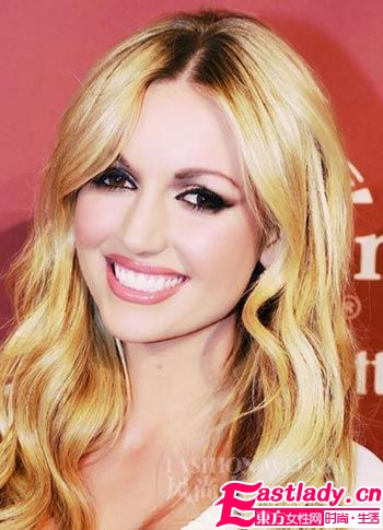 歐美女星15款新妝容 引領(lǐng)2012風(fēng)采