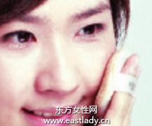 化妝教程之通過(guò)底妝遮蓋粉刺印跡