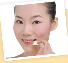 唇部卸妝三步驟 不留殘余化妝品