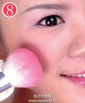 紅潤裸妝為冬季增加幾分暖意