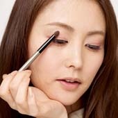 洋娃娃大眼妝7步輕松畫出