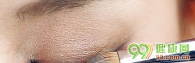 冬季的迷人魅惑眼妝步驟圖解