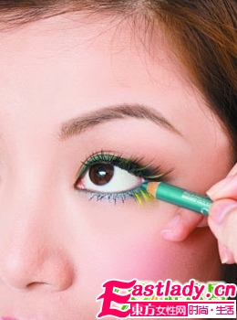 驚艷綠色美睫妝 演繹時髦+個性