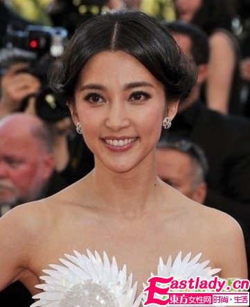 法國(guó)戛納節(jié) 范冰冰與李冰冰妝容pk