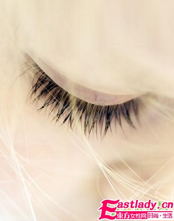 網(wǎng)友推薦7個睫毛美容妙招