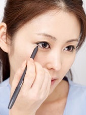 日 凜感 眼妝 做知性美人