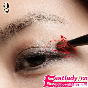 完美煙熏妝 云朵般干凈輕柔