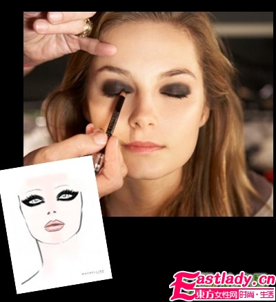 美寶蓮煙熏妝怎么畫
