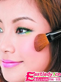 驚艷綠色美睫妝 演繹時髦+個性