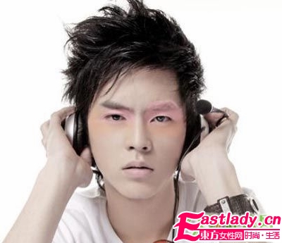 死也不承認(rèn)化妝 英國男人會虛偽