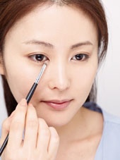 日 凜感 眼妝 做知性美人