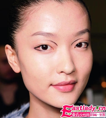 另類風(fēng)格眼線畫法