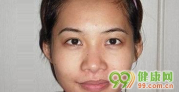 黃臉婆巧妙?yuàn)y容變身美麗輕熟女