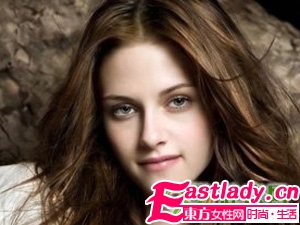 如何打造懾人的拿鐵棕色煙熏妝