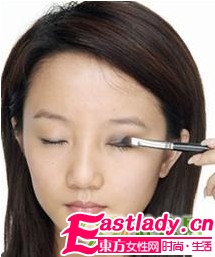 單眼皮眼睛要怎么化妝會變大