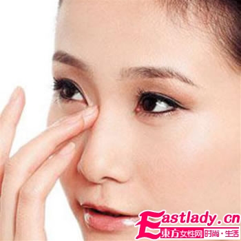 鼻子怎么化妝更高挺 5步技巧