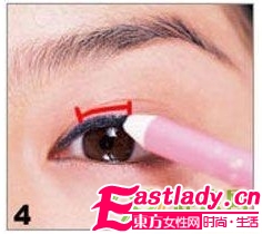 畫眼線方法 令雙眼又圓又大