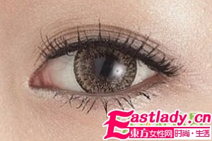 人氣女王教你打造魅力裸妝術(shù)