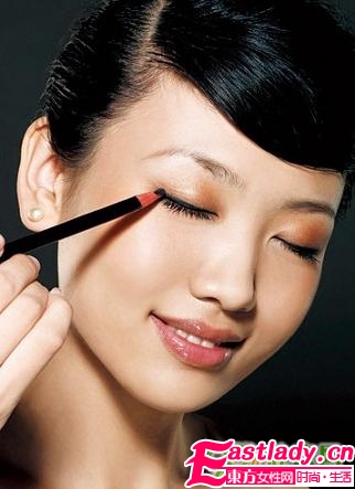 單眼皮眼妝化妝技巧問答