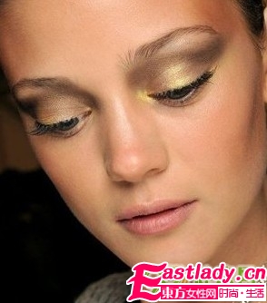 2011年夏季流行的煙熏眼妝