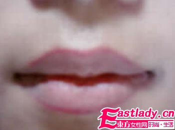 網(wǎng)友曬約會(huì)無暇甜美妝容步驟圖