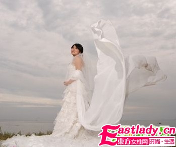 試婚紗剔透裸妝 做完美新娘