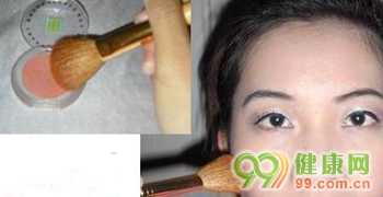 黃臉婆巧妙妝容變身美麗輕熟女