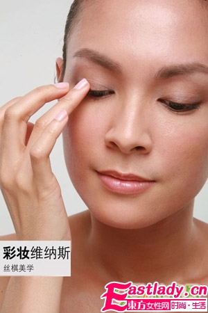 懶美人最愛(ài)的單色眼影立體畫(huà)法