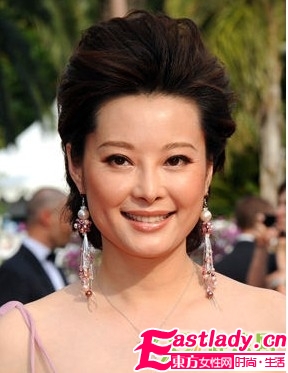 戛納節(jié)明星妝容發(fā)型大pk