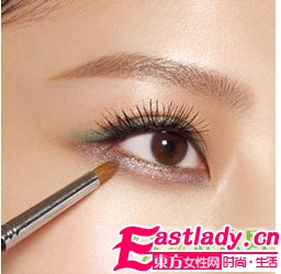 單眼皮及內(nèi)雙MM的雙眼皮眼妝