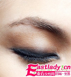 性感煙熏眼妝的技巧步驟圖解