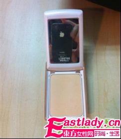 網(wǎng)友爆韓國(guó)美女同事的化妝包