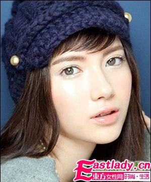 斜劉海+粗眉妝 經典美女搭配