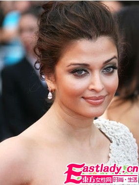 戛納節(jié)明星妝容發(fā)型大pk