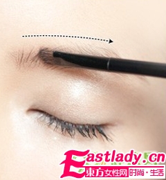 性感煙熏眼妝的技巧步驟圖解