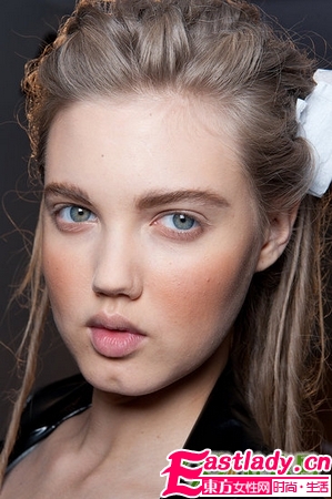 米蘭時(shí)裝周26個(gè)大牌精彩妝容