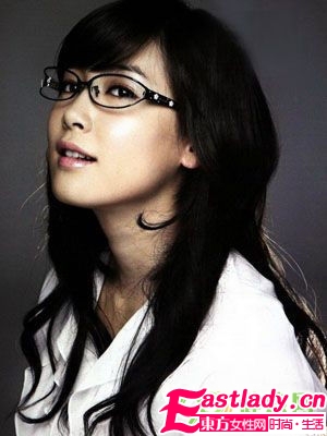  四眼妹 也可以電力十足