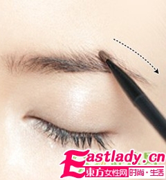 性感煙熏眼妝的技巧步驟圖解