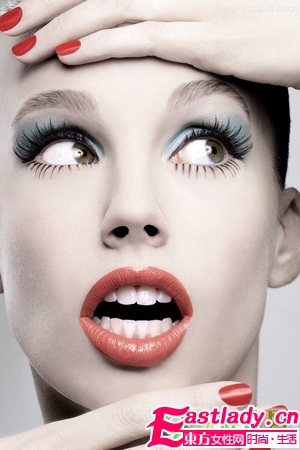 誘惑復(fù)古紅唇妝 4步驟畫出