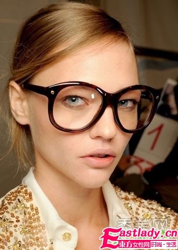 眼鏡妹這樣畫眼妝 7重點(diǎn)打造電眼妝 (圖)
