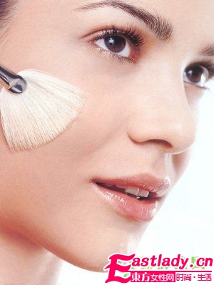 9步驟畫(huà)個(gè)美美水潤(rùn)妝 告別干燥