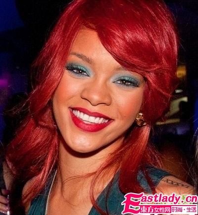 群星效仿 藍(lán)精靈 俏美妝