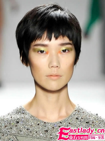 2011秋冬T臺最熱金色妝容