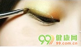 夏日清新檸檬妝 綠意迷人