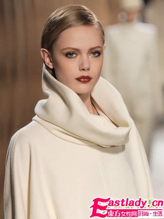 2011秋冬T臺最熱金色妝容