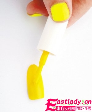 教你DIY夏日絢麗花色指甲